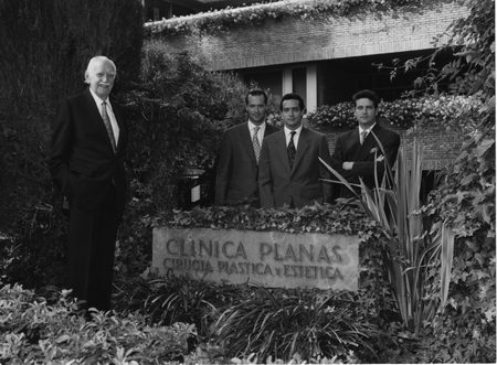 Fachada histórica de la Clínica Planas